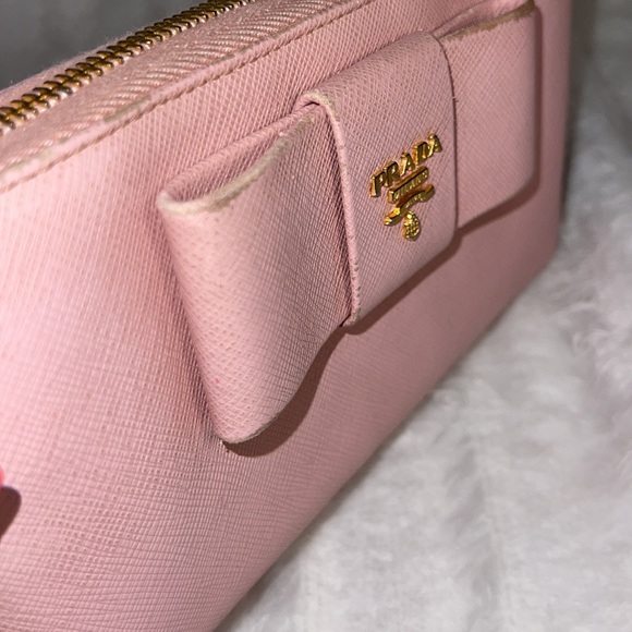 💛 SOLD 💛 Prada Saffiano Bow Zip Wallet Pink - Picture 17 of 17